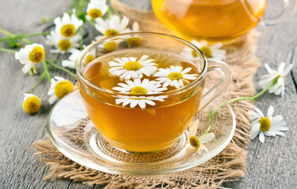 8 Best Chamomile Teas for Reducing Stress and Relieving Pain