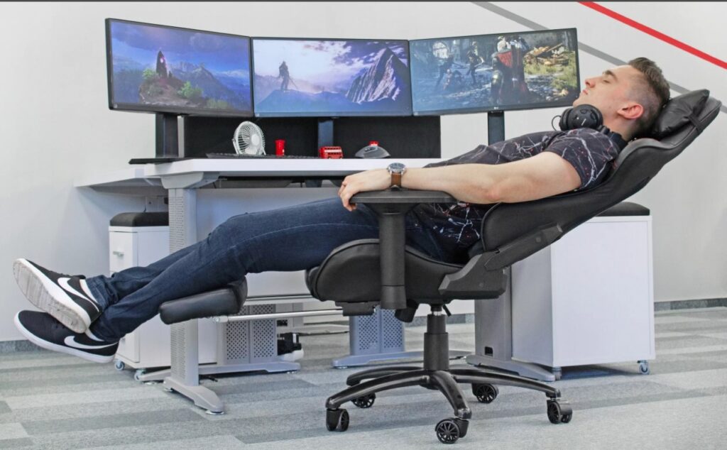 10 Best Big and Tall Gaming Chairs – Longer Gaming Sessions without Pain or Strain!