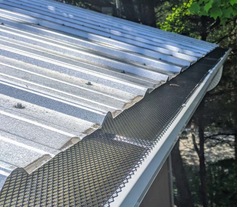 6 Best Effective Gutter Guards to Keep Leaves, Branches, and Pine Needles At Bay