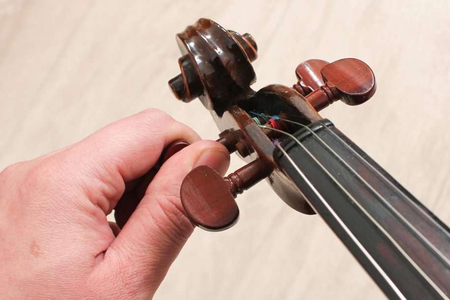 How to Tune a Cello: Different Methods Explained in Detail